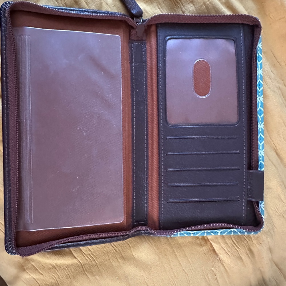 Geometric Pattern Wallet - Picture 3 of 3